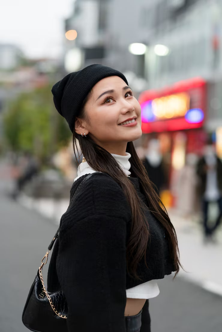 Isadora Blackthorne with healthy meals